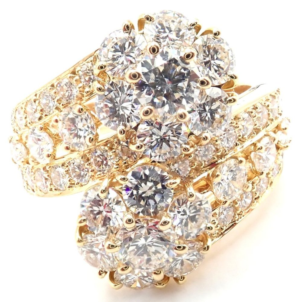 Authentic! Van Cleef & Arpels Snowflake 18k Yellow Gold Diamond Two Flower Ring